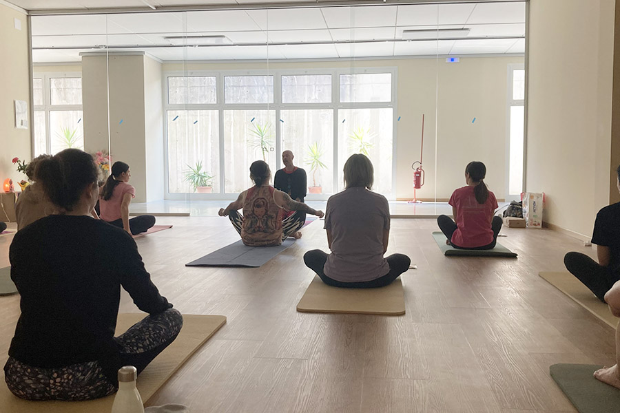 YIN YOGA